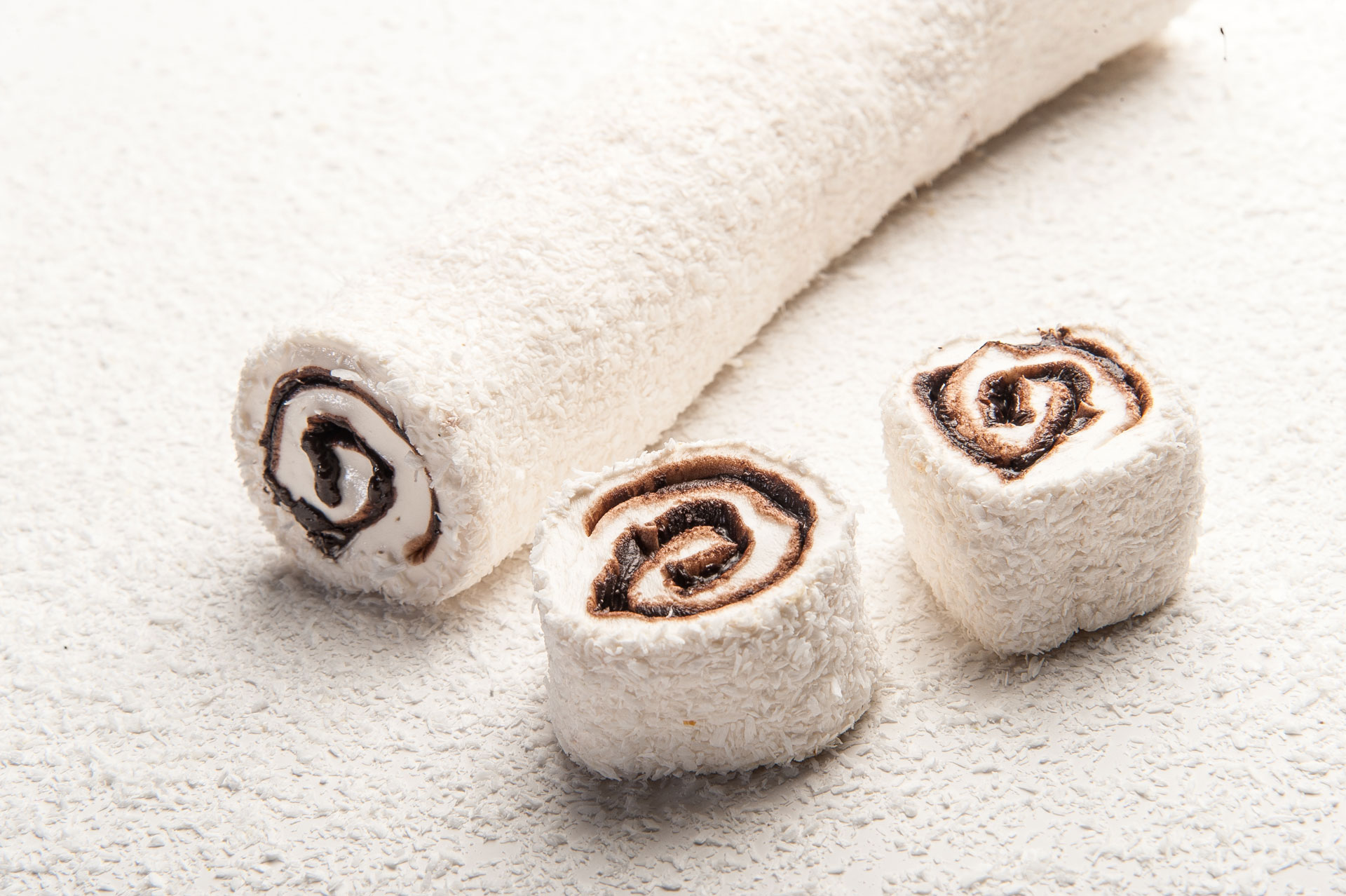 Özsafalar Şekerleme | 1982’den Günümüze Türk Lokumu & Cezerye | Aromalı Sade Lokumlar, Çeşnili Kesme Lokumlar, Geleneksel Lokumlar, Sarma Lokumlar, Çikolata Kaplı Lokumlar, Şerit Lokumlar, Cezeryeler, Special Lokumlar, Sucuk Lokumlar, Special Paketli Lokumlar, Geleneksel Paketli Lokumlar, Özel Üretim Lokumlar | Lokum Üreticisi, Toptan Lokum, Konya Lokum Üreticisi, Konya Lokum Mağazaları, İstanbul Lokum Mağazaları, Hediyelik Lokum Çeşitleri, Premium Lokum ve Şekerleme Ürünleri, Türk Tatlı Kültürü, Geleneksel Tatlılar, Hijyenik Lokum Üretimi, Modern Lokum Fabrikası, Dünya Çapında Türk Lokumu İhracatı